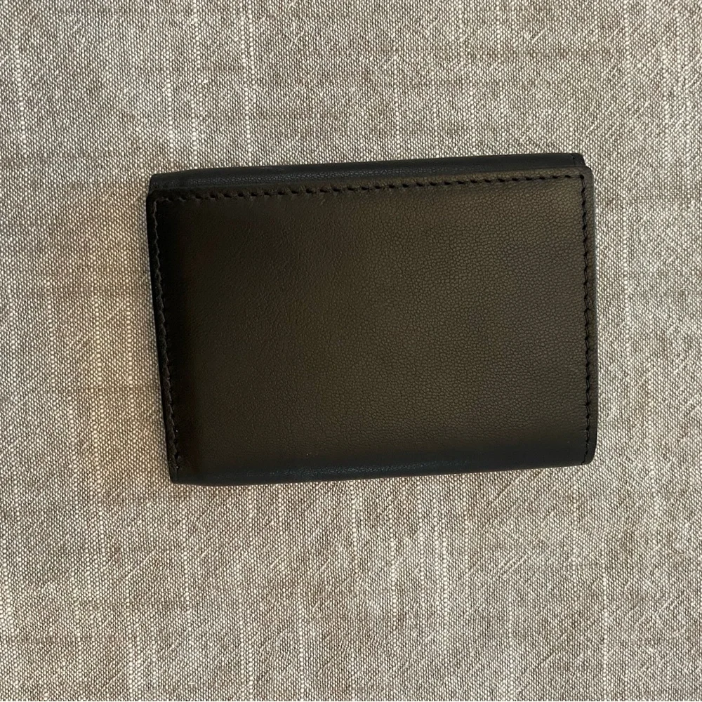 Trifold wallet